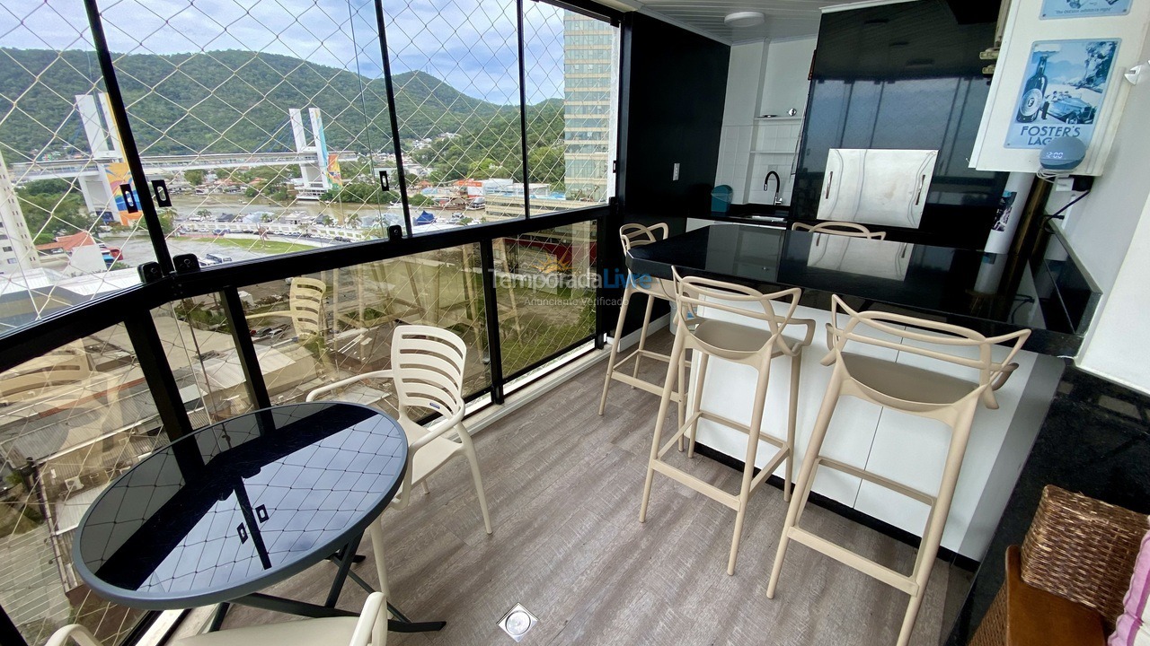 Apartamento para aluguel de temporada em Balneário Camboriú (Praia Central)