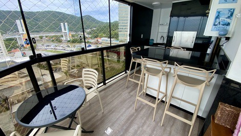 Sacada com churrasqueira e vista total