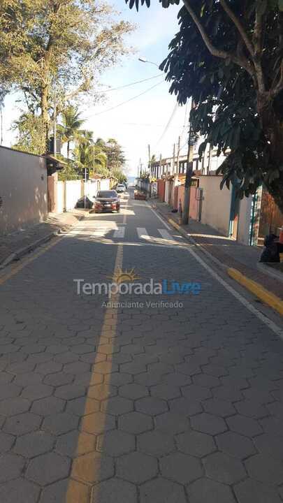 Casa para aluguel de temporada em Ubatuba (Enseada)