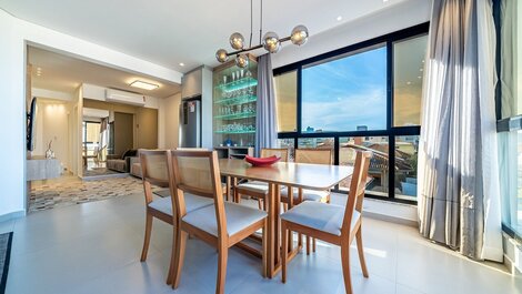 200 - Apartment with 03 bedrooms and views of Mariscal beach