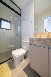 200 - Apartment with 03 bedrooms and views of Mariscal beach