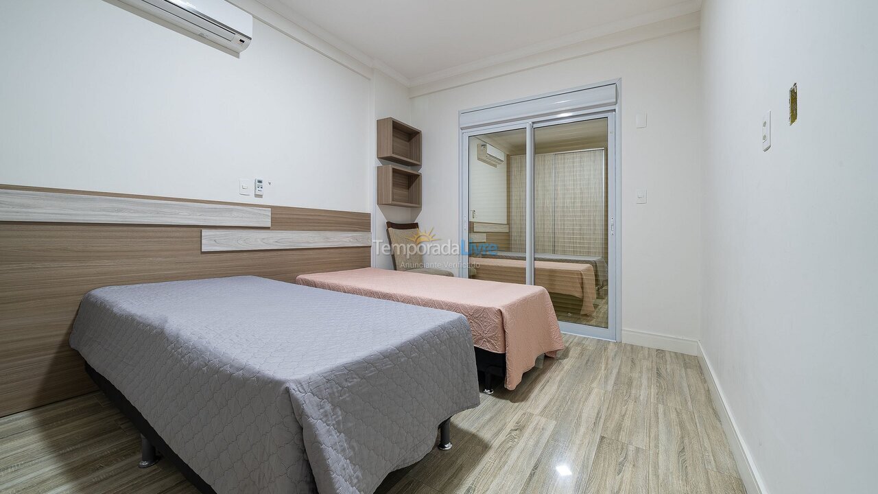 Apartamento para aluguel de temporada em Bombinhas (Praia de Bombas)