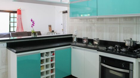 I148 - Casa com 4 dorm l Piscina, Churrasqueira e WI-FI