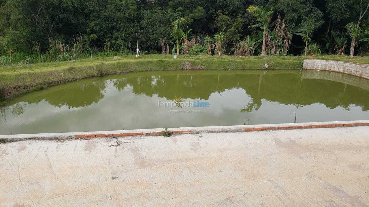 Granja para alquiler de vacaciones em Pinhalzinho (Pinhalzinho)