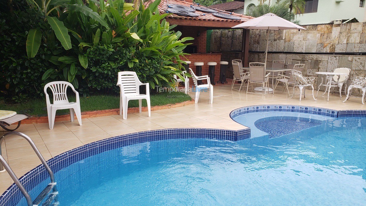 Casa para aluguel de temporada em Guarujá (Praia do Pernambuco)