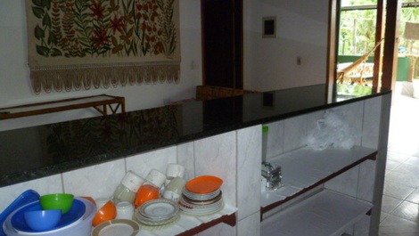 CASA PRAIA ENSEADA 3 BEDROOMS 7 MINUTES WALK FROM THE SEA