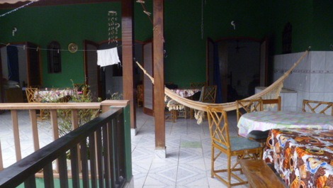 CASA PRAIA ENSEADA 3 BEDROOMS 7 MINUTES WALK FROM THE SEA