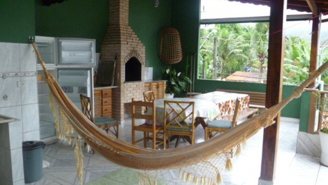 CASA PRAIA ENSEADA 3 BEDROOMS 7 MINUTES WALK FROM THE SEA