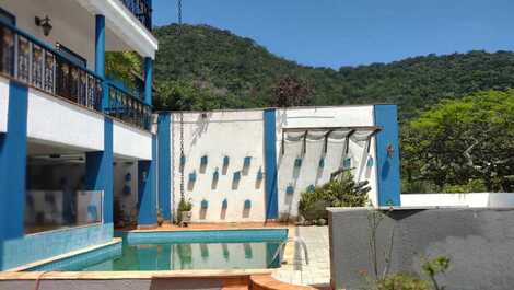 UBATUBA 5 SUITES CON AIRE ACONDICIONADO, PISCINA CLIMATIZADA, PLAYA LAGOINHA, CONDOMINIO CERRADO