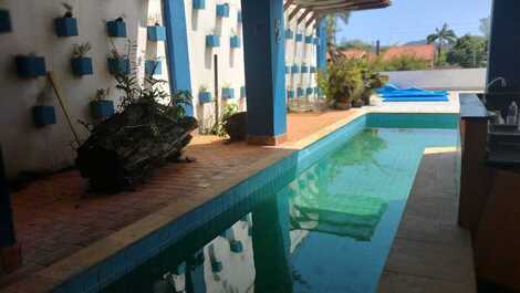 UBATUBA 5 SUITES CON AIRE ACONDICIONADO, PISCINA CLIMATIZADA, PLAYA LAGOINHA, CONDOMINIO CERRADO