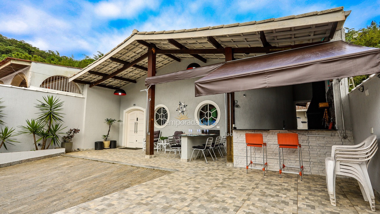 Casa para aluguel de temporada em Ubatuba (Enseada)
