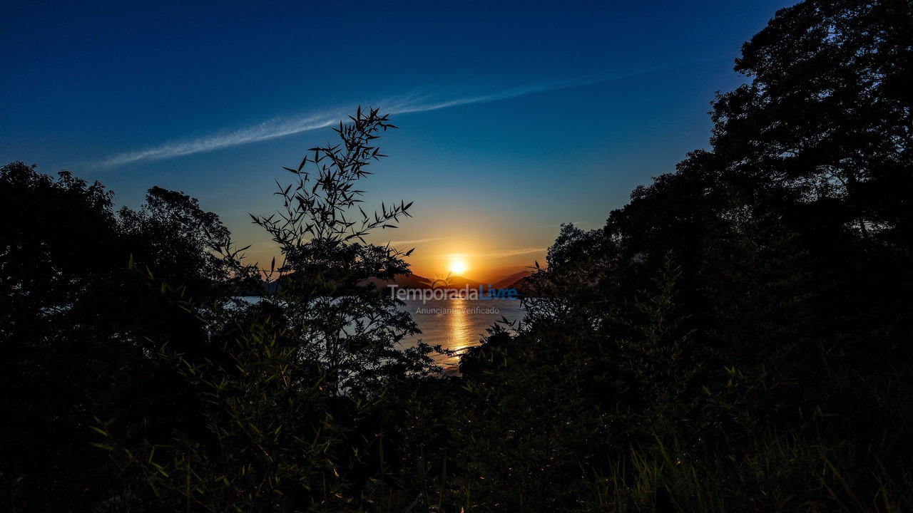 Casa para aluguel de temporada em Ubatuba (Enseada)