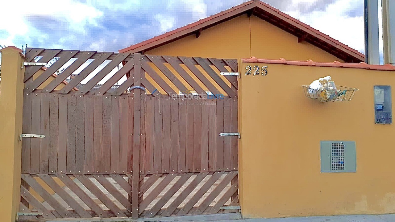 Casa para aluguel de temporada em Itanhaém (Balneario Jequetiba)
