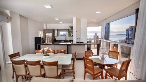 APARTAMENTO 4 SUITES VISTA AL MAR EN ITAPEMA