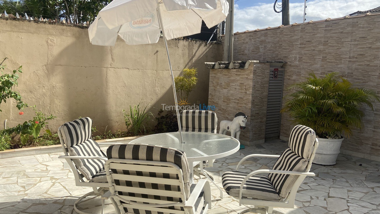 Casa para aluguel de temporada em Guarujá (Enseada)