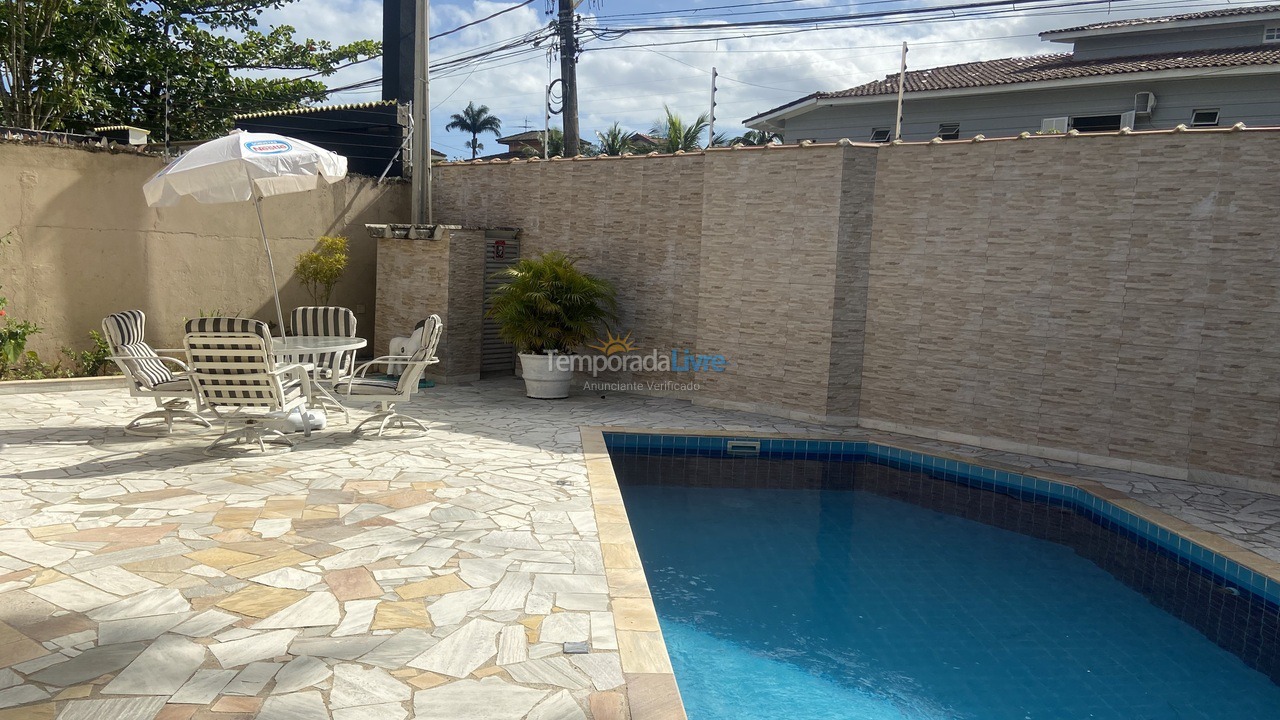 Casa para aluguel de temporada em Guarujá (Enseada)