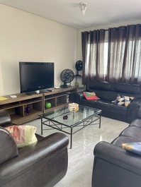 Casa pertinho da praia, 4 suítes, churrasqueira, piscina com cascata