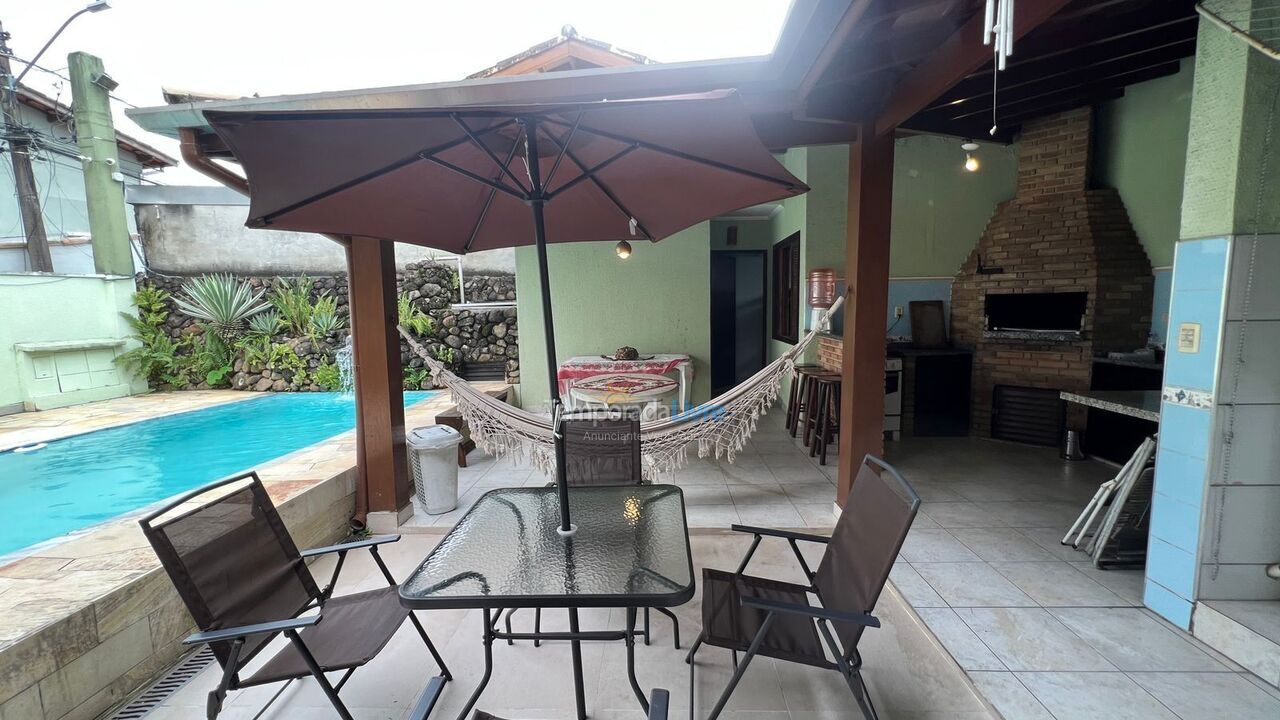 House for vacation rental in Caraguatatuba (Sumare)