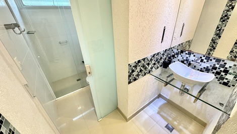 Pitangueiras Central Region 100 Meters from the Beach, Wi-Fi, 6 People