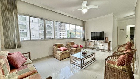 Pitangueiras Central Region 100 Meters from the Beach, Wi-Fi, 6 People