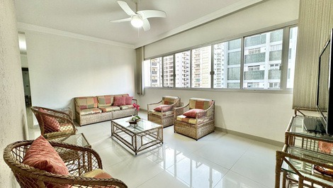 Pitangueiras Central Region 100 Meters from the Beach, Wi-Fi, 6 People