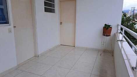 Sacada e área comum.