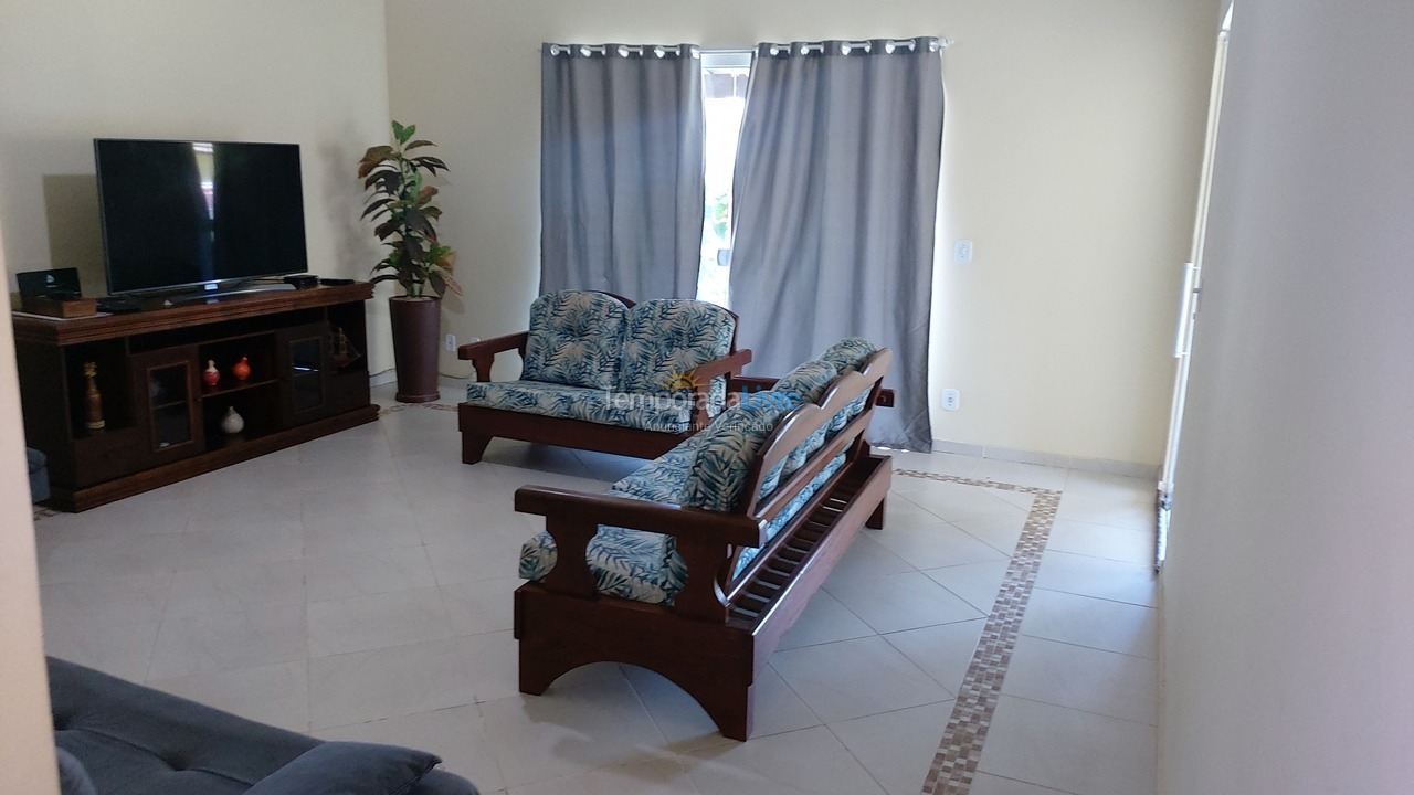 Casa para aluguel de temporada em Cabo Frio (Unamar)