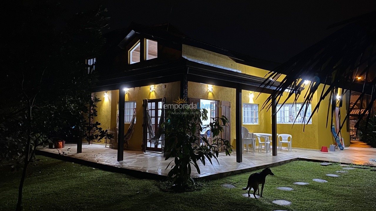 House for vacation rental in Bertioga (Praia de Guaratuba)
