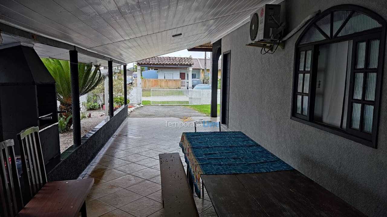 Casa para alquiler de vacaciones em Itapoá (Itapema do Norte)