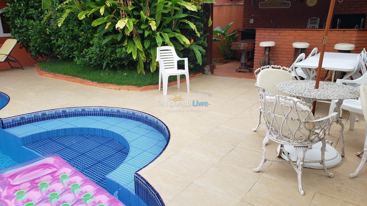 Casa para aluguel de temporada em Guarujá (Praia do Pernambuco)