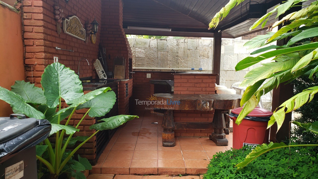 Casa para aluguel de temporada em Guarujá (Praia do Pernambuco)