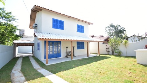 CASA IÇARA * 4 DORMITORIOS * PISCINA * 350 metros de la playa de Canto Grande