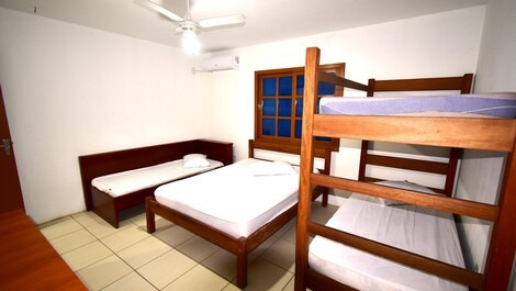 CASA IÇARA * 4 DORMITORIOS * PISCINA * 350 metros de la playa de Canto Grande