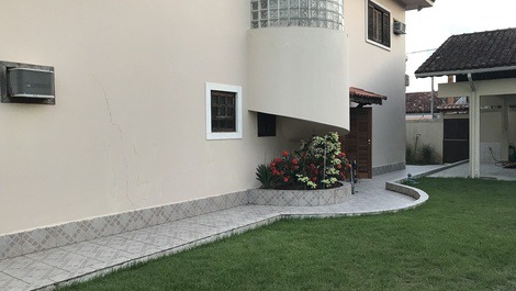 HIGH STANDARD, 6 SUITES WITH AIR, LARGE SWIMMING POOL, PRIVILEGED LOCATION