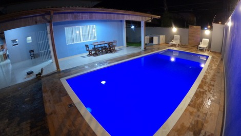 HOUSE 25 PEOPLE WITH POOL - PRAIA GRANDE UBATUBA-SP