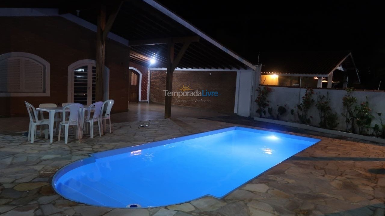 Casa para aluguel de temporada em Ubatuba (Praia Grande)