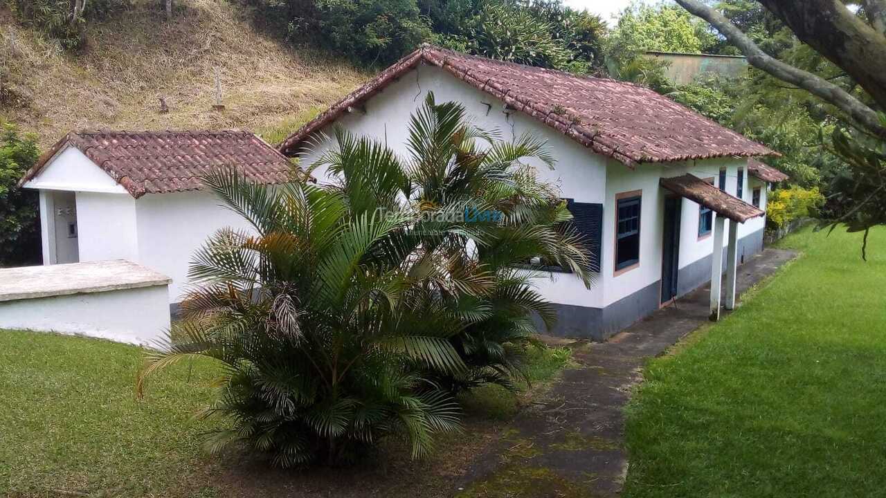 Granja para alquiler de vacaciones em Engenheiro Paulo de Frontin (Alto do Chafre)