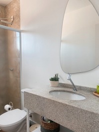 Hermosa cobertura de palma. Cerca del mar. Vistas al mar y montaña