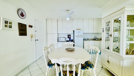 Pitangueiras Precioso apartamento en Quadra do Mar con aire acondicionado