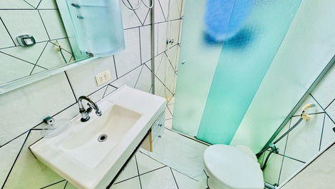 Pitangueiras Precioso apartamento en Quadra do Mar con aire acondicionado