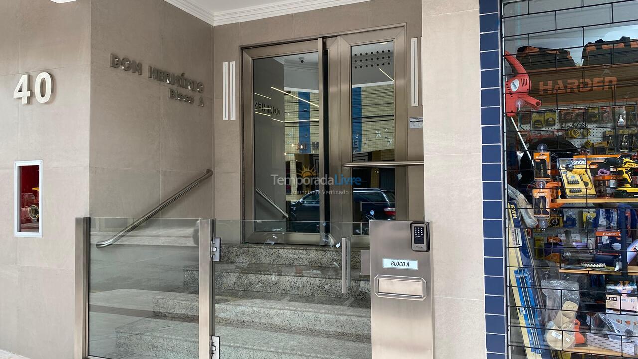 Apartamento para aluguel de temporada em Balneário Camboriú (Praia Central)