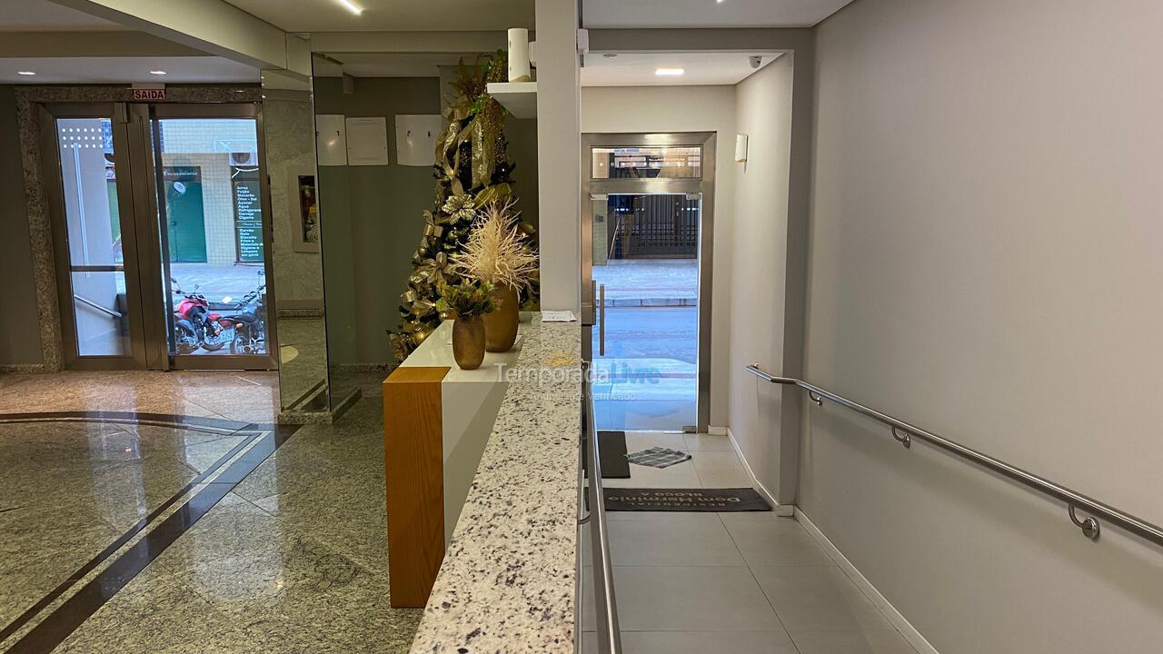 Apartamento para aluguel de temporada em Balneário Camboriú (Praia Central)