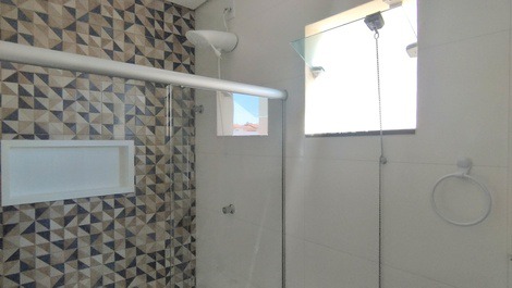 Cód.C008-CASA 3 QUARTOS, PISCINA AR,SENDO 2 SUÍTES,14 PESSOAS,