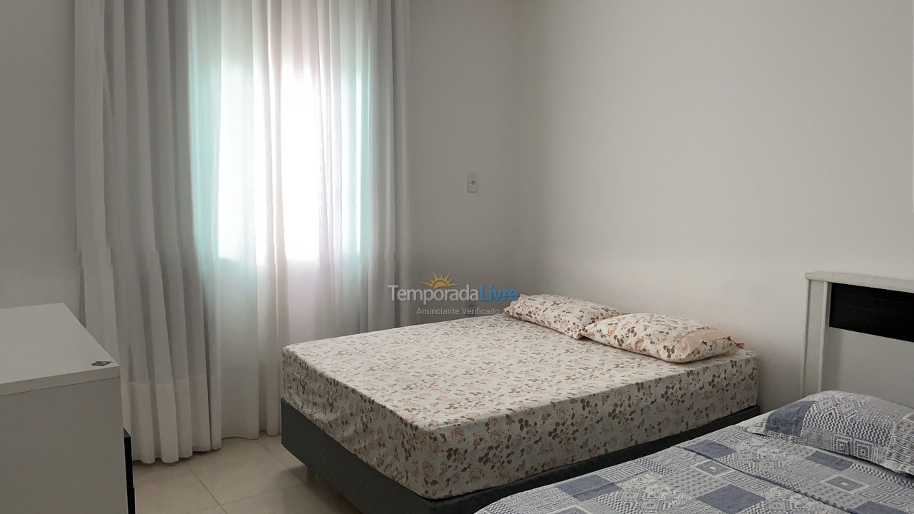 Casa para aluguel de temporada em Penha (Santa Lídia)