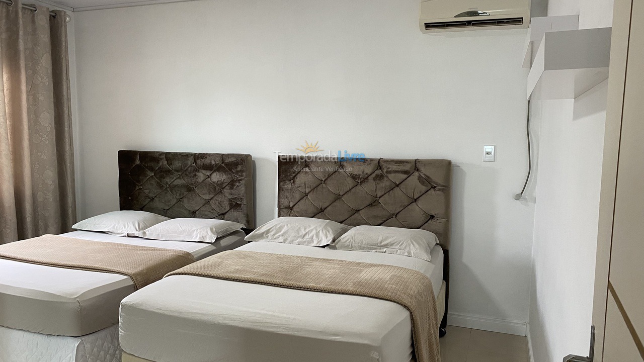 Casa para aluguel de temporada em Penha (Santa Lídia)