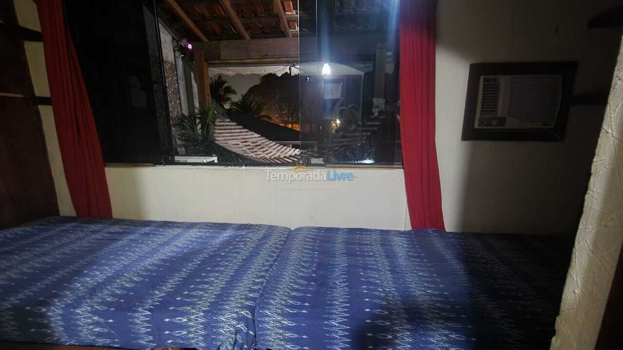 Casa para aluguel de temporada em Guarujá (Enseada)