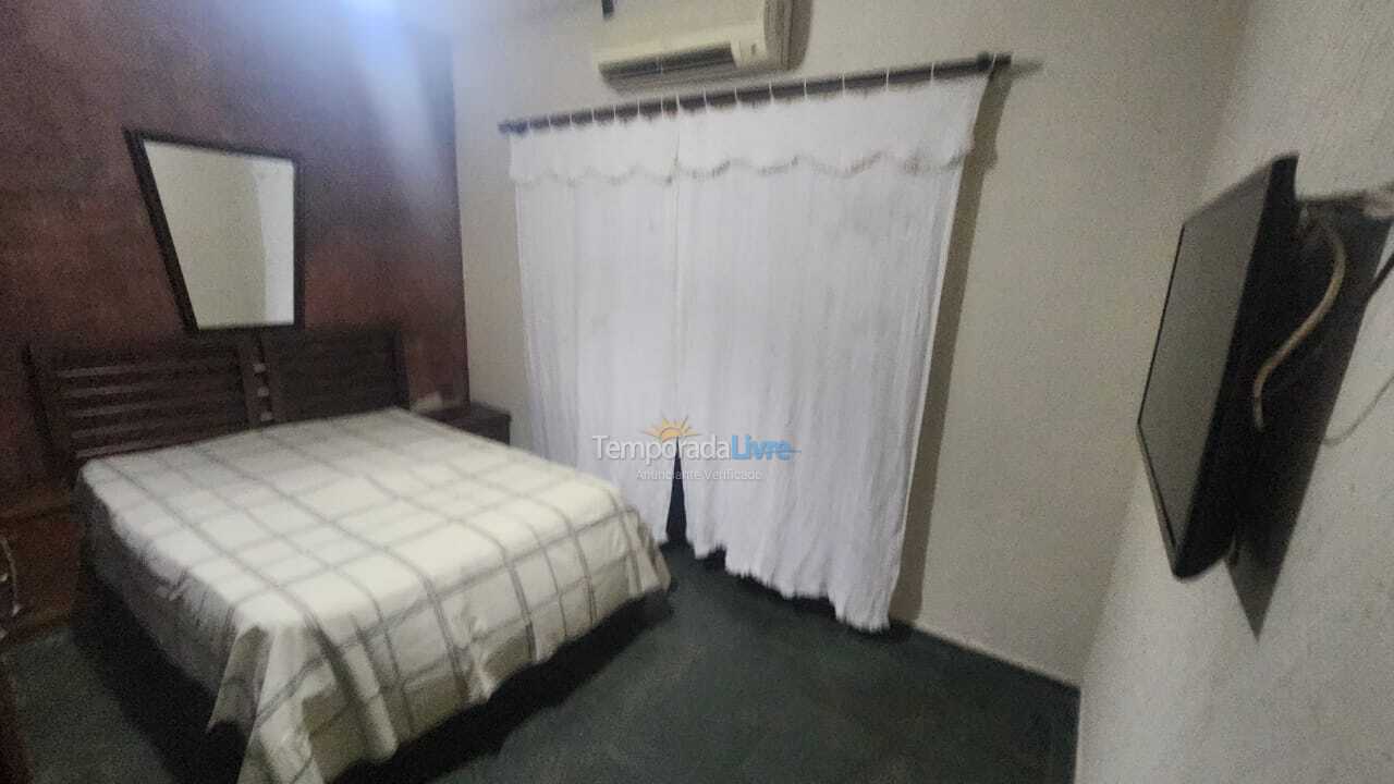 Casa para aluguel de temporada em Guarujá (Enseada)