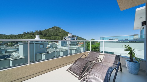 Experiência Exclusiva: Cobertura Duplex de Alto Padrão em Bombinhas