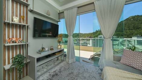 Experiência Exclusiva: Cobertura Duplex de Alto Padrão em Bombinhas