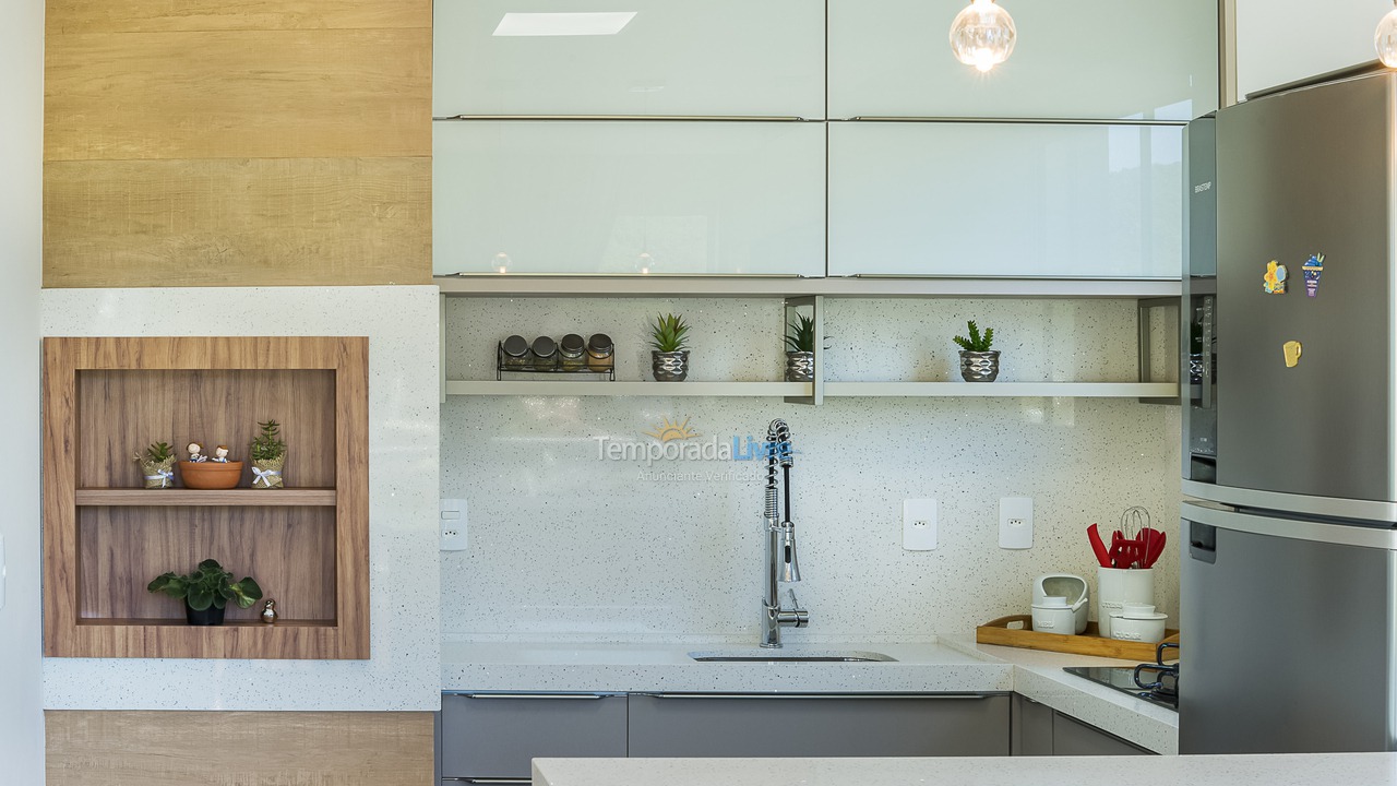 Apartamento para aluguel de temporada em Bombinhas (Canto Grande)